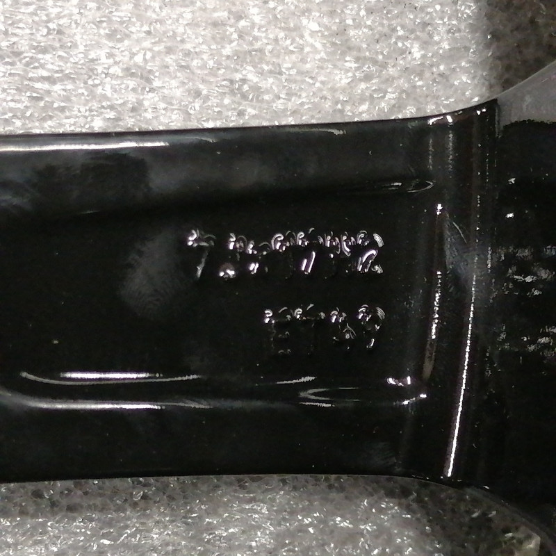 Pneu avulso original da Volkswagen de 17" 5G0601025AK