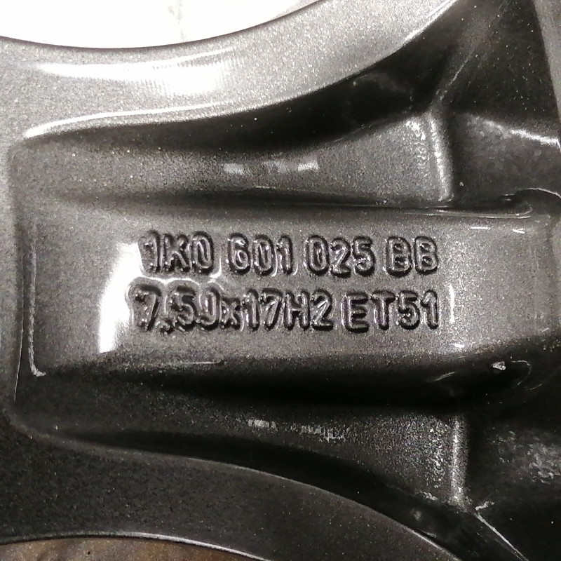 CONJUNTO DE JANTES ORIGINAIS VOLKSWAGEN DE 17"