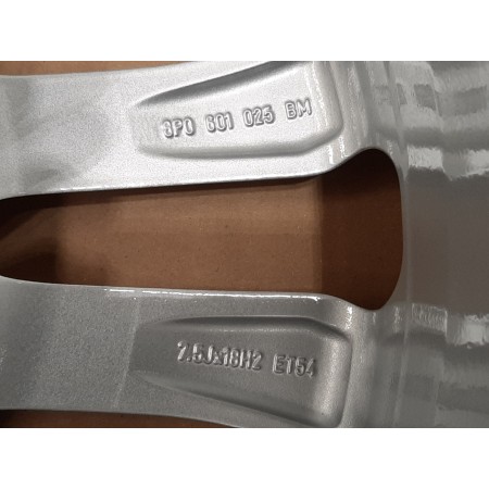 JUEGO DE LLANTAS ORIGINALES AUDI EN 18"