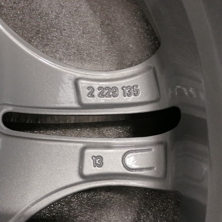 JUEGO DE LLANTAS ORIGINALES BMW EN 17" STYLE 68