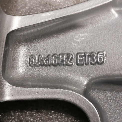 JUEGO DE LLANTAS ORIGINALES MERDECES EN 16"