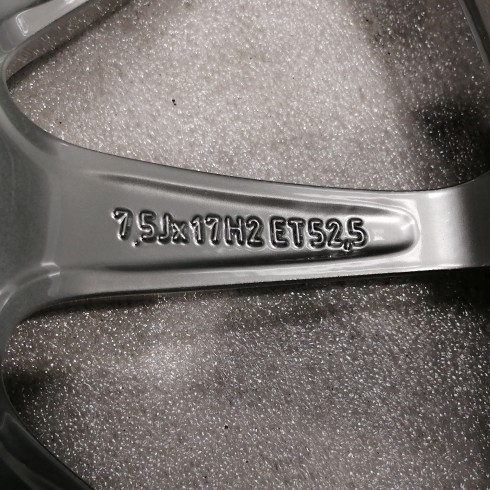 JUEGO DE LLANTAS ORIGINALES MERCEDES EN 17"