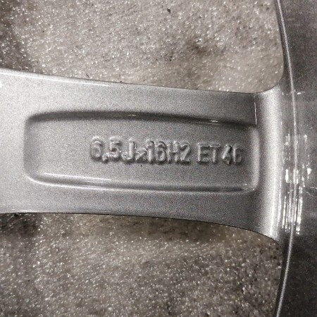 JUEGO DE LLANTAS ORIGINALES AUDI EN 16"