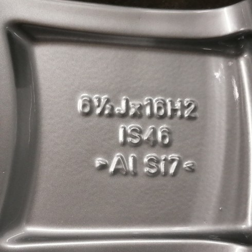 JUEGO DE LLANTAS ORIGINALES MINI EN 16"