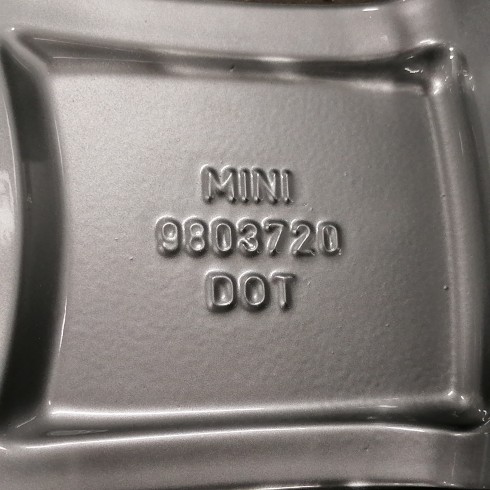 JUEGO DE LLANTAS ORIGINALES MINI EN 16"