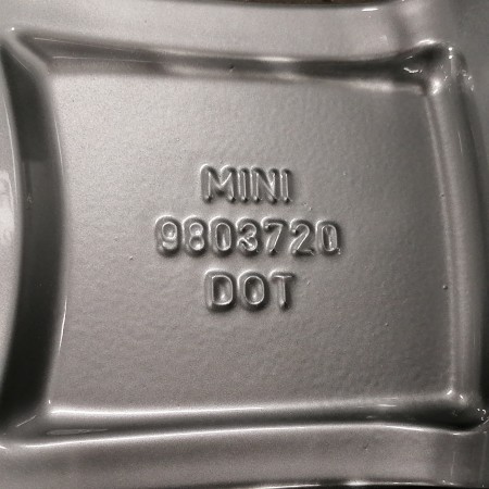 JUEGO DE LLANTAS ORIGINALES MINI EN 16"