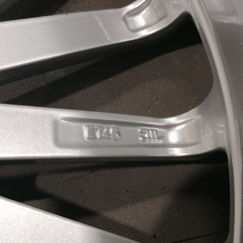 JUEGO DE LLANTAS ORIGINALES AUDI EN 17"