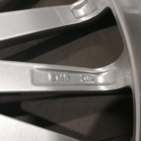 JUEGO DE LLANTAS ORIGINALES AUDI EN 17"