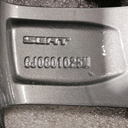 JUEGO DE LLANTAS ORIGINALES SEAT EN 15"