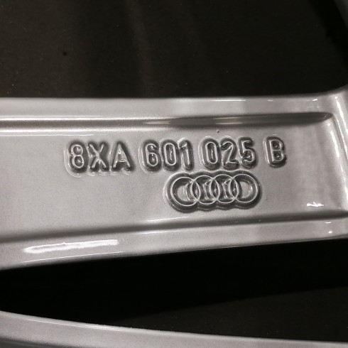 JUEGO DE LLANTAS ORIGINALES AUDI EN 17"