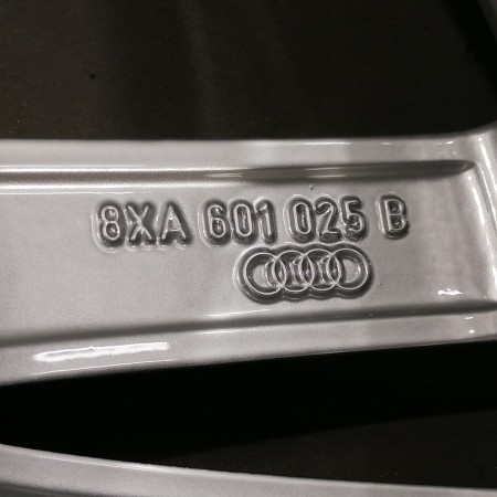 JUEGO DE LLANTAS ORIGINALES AUDI EN 17"