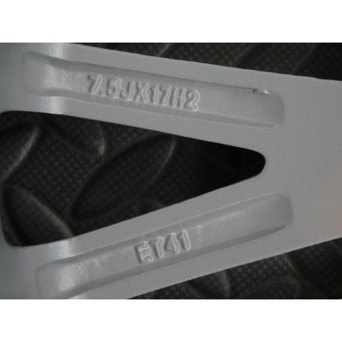 JUEGO DE LLANTAS ORIGINALES ALFA ROMEO EN 17"