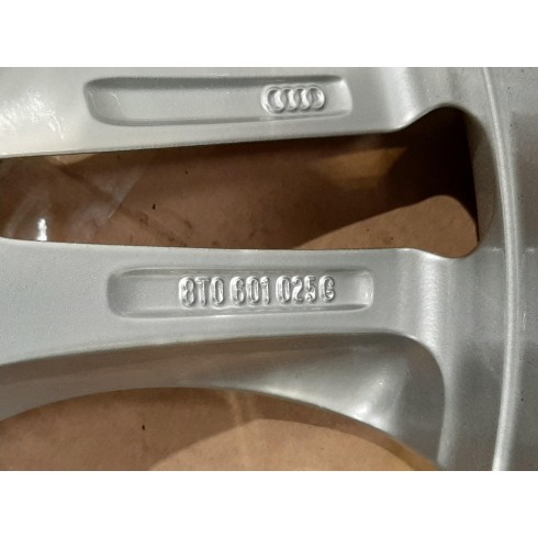 JUEGO DE LLANTAS ORIGINALES AUDI EN 18"