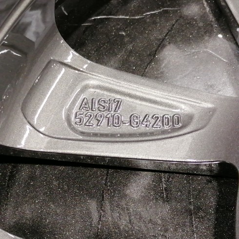 JUEGO DE LLANTAS ORIGINALES HYUNDAI EN 16"