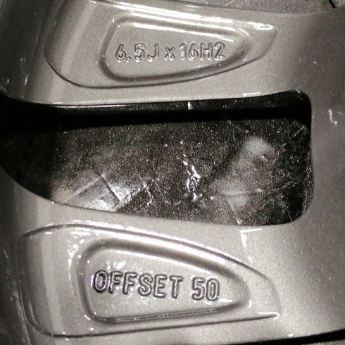 JUEGO DE LLANTAS ORIGINALES HYUNDAI EN 16"