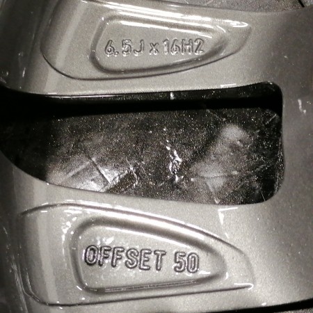 JUEGO DE LLANTAS ORIGINALES HYUNDAI EN 16"