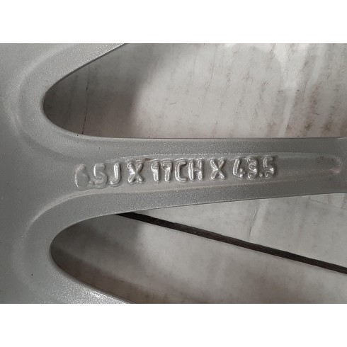 JUEGO DE LLANTAS ORIGINALES JAGUAR EN 17"