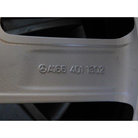 JUEGO DE LLANTAS ORIGINALES MERCEDES EN 19"