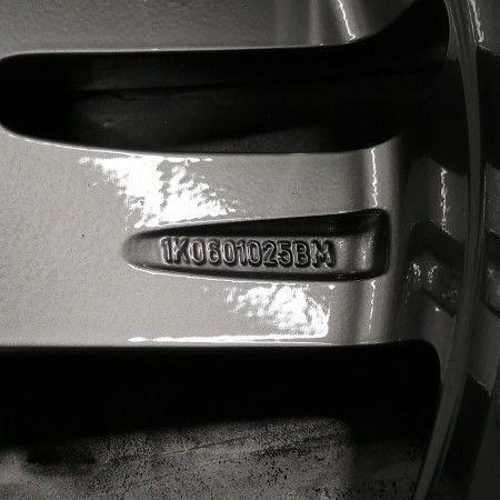 JUEGO DE LLANTAS ORIGINALES VOLKSWAGEN EN 16"