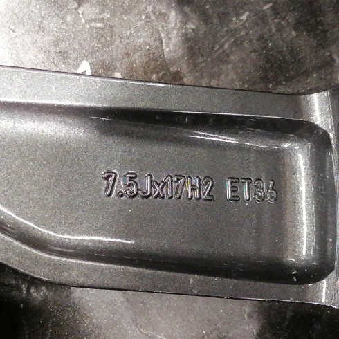 LLANTA SUELTA ORIGINAL AUDI EN 17" 8X0601025CD