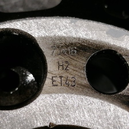 JUEGO DE LLANTAS ORIGINALES MERDECES EN 16"