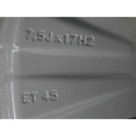 JUEGO DE LLANTAS ORIGINALES AUDI EN 17"