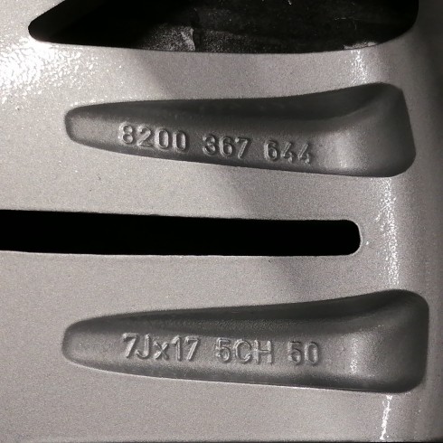 JUEGO DE LLANTAS ORIGINALES RENAULT EN 17"