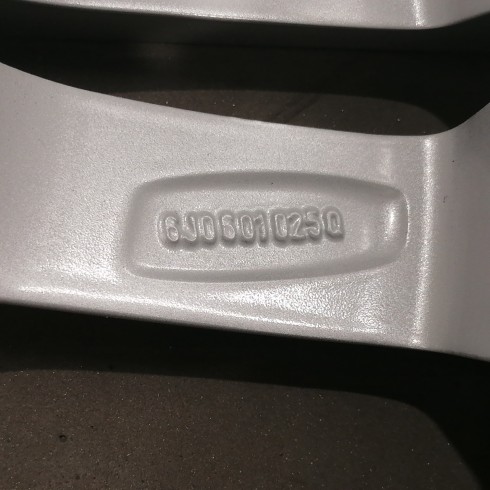 LLANTA SUELTA ORIGINAL SEAT EN 17" 6J0601025Q