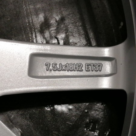 JUEGO DE LLANTAS ORIGINALES AUDI EN 18"