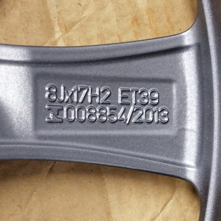 JUEGO DE LLANTAS ORIGINALES AUDI EN 17"