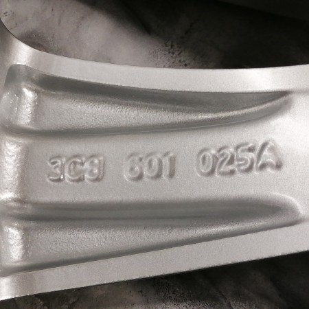 JUEGO DE LLANTAS ORIGINALES VOLKSWAGEN EN 17"