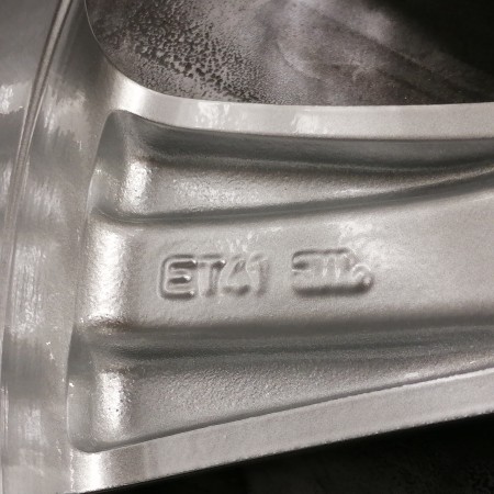 JUEGO DE LLANTAS ORIGINALES VOLKSWAGEN EN 17"