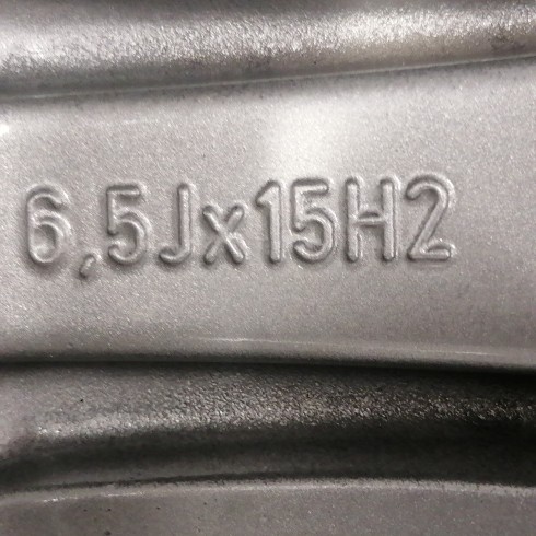 JUEGO DE LLANTAS ORIGINALES VOLKSWAGEN EN 15"