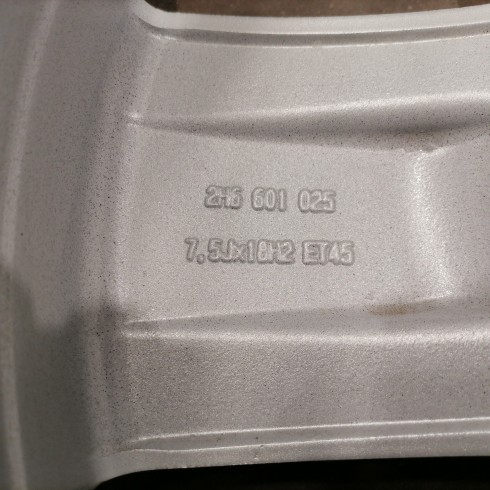 JUEGO DE LLANTAS ORIGINALES VOLKSWAGEN 18"