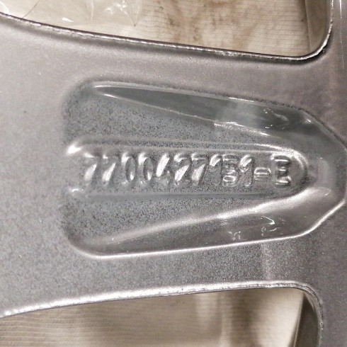 JUEGO DE LLANTAS ORIGINALES RENAULT EN 15"