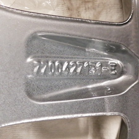 JUEGO DE LLANTAS ORIGINALES RENAULT EN 15"