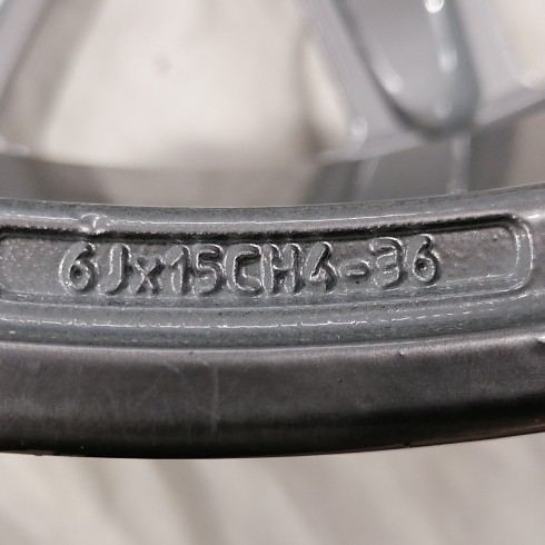 JUEGO DE LLANTAS ORIGINALES RENAULT EN 15"