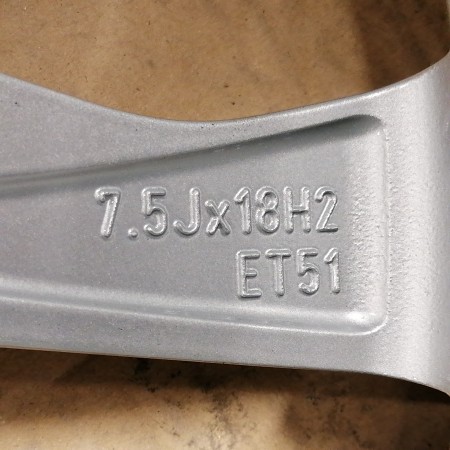 LLANTA SUELTA ORIGINAL SEAT EN 18" 5F0601025AA