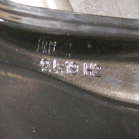 JUEGO DE LLANTAS ORIGINALES VOLKSWAGEN EN 19"