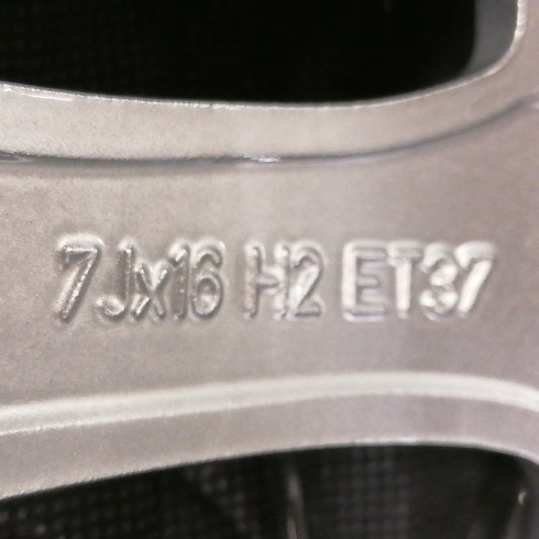 JUEGO DE LLANTAS ORIGINALES MERDECES EN 16"