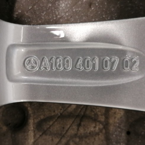 JUEGO DE LLANTAS ORIGINALES MERDECES EN 17"