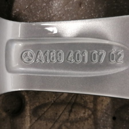 JUEGO DE LLANTAS ORIGINALES MERDECES EN 17"