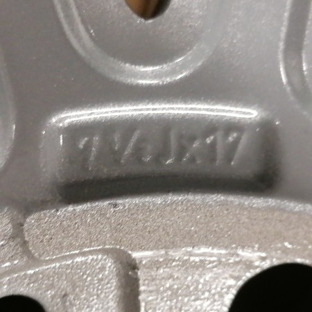 LLANTA SUELTA ORIGINAL BMW EN 17" 8040048