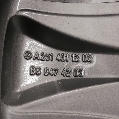 JUEGO DE LLANTAS ORIGINALES MERCEDES EN 19"