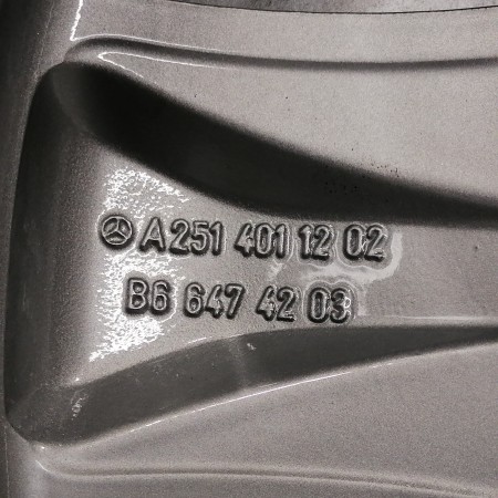 JUEGO DE LLANTAS ORIGINALES MERCEDES EN 19"