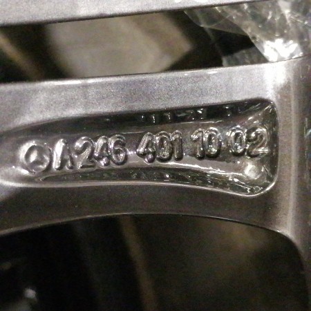 JUEGO DE LLANTAS ORIGINALES MERCEDES EN 17"