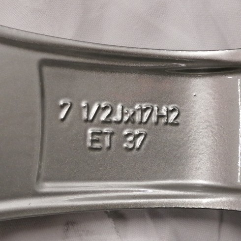 JUEGO DE LLANTAS ORIGINALES MERDECES EN 17"