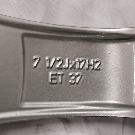 JUEGO DE LLANTAS ORIGINALES MERDECES EN 17"