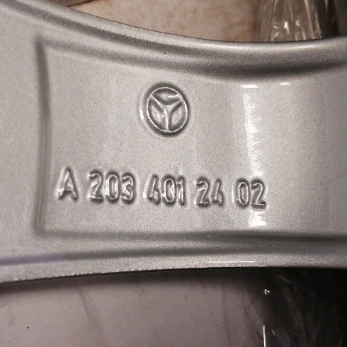 JUEGO DE LLANTAS ORIGINALES MERDECES EN 17"