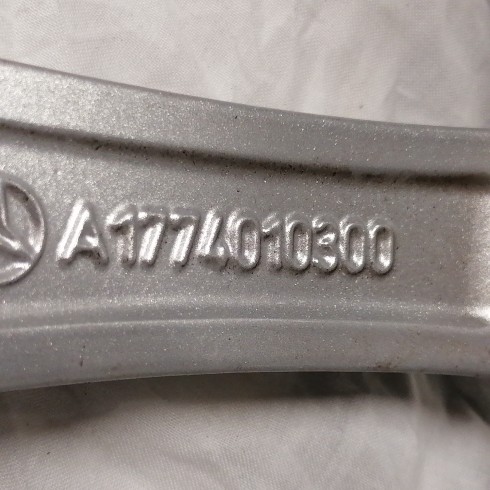 JUEGO DE LLANTAS ORIGINALES MERCEDES EN 17"